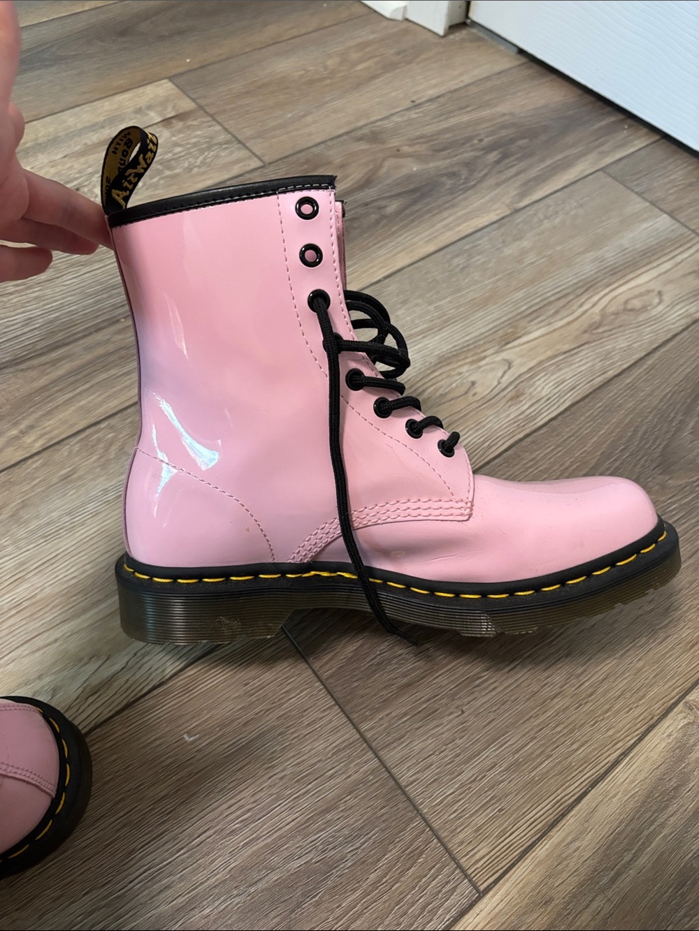 Doc Martens 1460 PATENT  LEATHER LACE UP BOOTS in pale pink size 9 - Picture 6 of 8